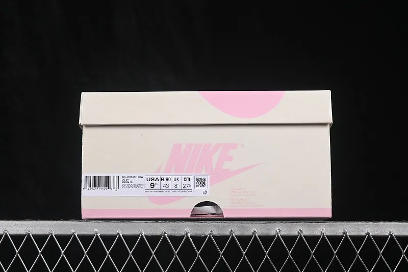 All categories Air Jordan Jordan series basketball shoes Air Jordan 1 Low GX foreign trade version Travis Scott x Air Jordan 1 Low OG AJ1 Joe 1 undercut low top full head layer IQ7604-101